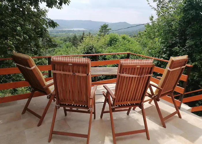Barkoca Es Szepkilatas Vendeghaz / Cabin